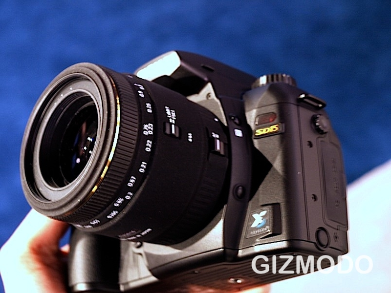 Illustration for article titled Sigma's Flagship SD15 DSLR Feels Like a Rock (in a Good Way)